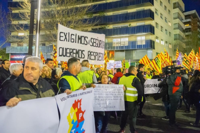 Manifestación por la seguridad en la petroquímica por las calles de Tarragona