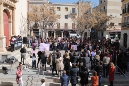 Els consistoris tarragonins llegeixen un manifest pel Dia de la Dona