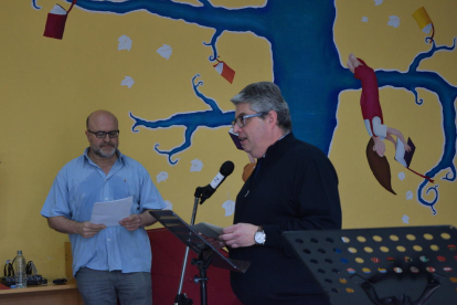 Fotografies de l'acte en commemoració al Dia Mundial de la Poesia 2017, que ha tingut lloc de 12h a 14h a la Biblioteca Pública de Tarragona.