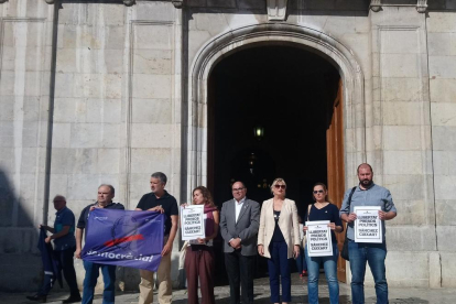 Concentracions a Ajuntaments i institucions de Tarragona en suport a Sànchez i Cuixart