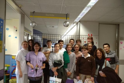 Visita del Pare Noel i activitats nadalenques a la planta de pediatria del Joan XXIII