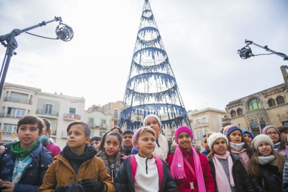 Més de 1.200 alumnes de primària han participat en aquest acte per donar la benvinguda a les festes nadalenques