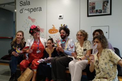 L'ONG Pallapupas treballa setmanalment a l'Hospital de Tarragona repartint somriures entre els nens i nenes ingressats