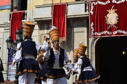 Bailes del Seguici de Tarragona en la Plaza de la Font.