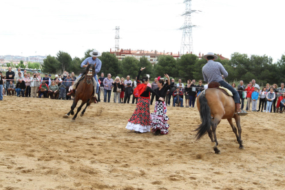 La Feria d'Abril de Bonavista ha celebrat avui una exhibició eqüestre