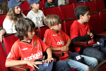 Més de 120 escolars del Sant Pau i futbolistes del Nàstic, a la quarta jornada Futura Afición.