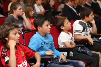 Més de 120 escolars del Sant Pau i futbolistes del Nàstic, a la quarta jornada Futura Afición.