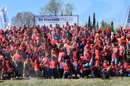 Més de 700 persones participen en la Plantada Popular del riu Francolí