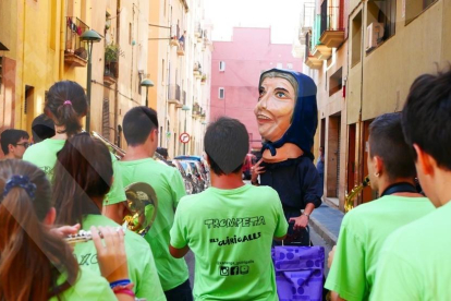 2a Cercavila popular de La Sargidora a les festes del barri del Port de Tarragona
