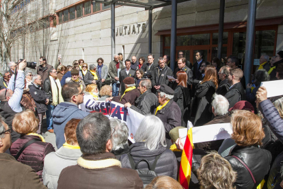 Movilització davant dels jutjats de Reus
