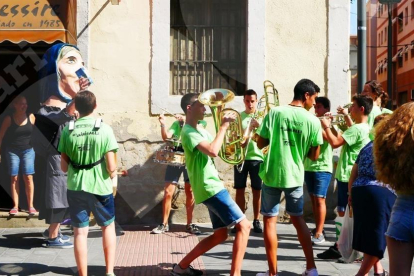 2º Pasacalle popular de 'La Sargidora' en las fiestas del barrio del Puerto de Tarragona