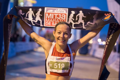 Jordi Garcia y Katherine Chaplin, vencedores del 15º Mitja Marató de Salou
