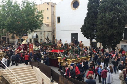 Semana santa en Tarragona: Recogida de los misterios hasta la iglesia de Nazaret.