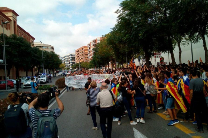 Manifestació d'estudiants a Tarragona en defensa de l'1-O