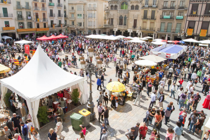 Imágenes de la Festividad de Sant Jordi en Reus.