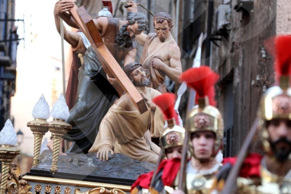 La procesión de los Natzarens da el pistoletazo de salida a los días fuertes de la Semana Santa