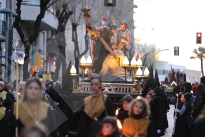La procesión de los Natzarens da el pistoletazo de salida a los días fuertes de la Semana Santa