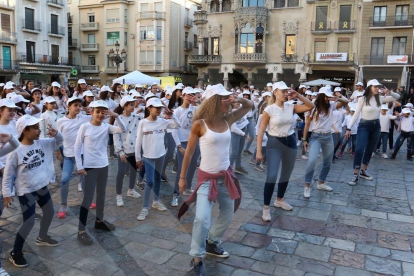 Flashmob al Mercadal de Reus per explicar com fer una reanimació cardiopulmonar
