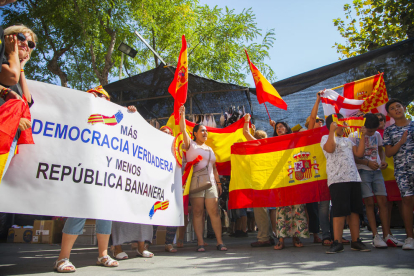 Banderes espanyoles, de tabàrnia i secessionistes
