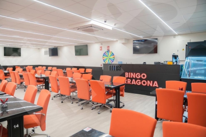 El Bingo té un aforament per a 394 persones i compta amb tots els darrers elements de joc més moderns en l'àmbit tecnològic