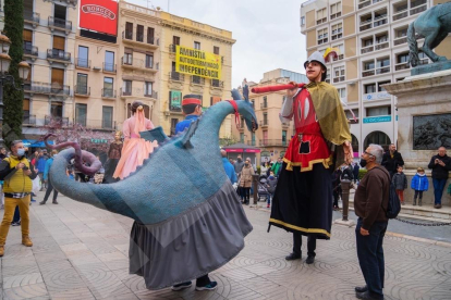 Imatges de la Trobada de gegants de la Plaça del Prim de Reus del diumenge 6 de març de 2022