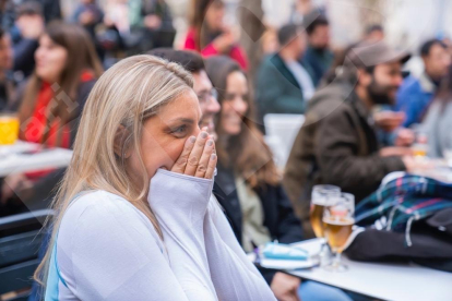 La selecció Argentina va guanyar el Mundial de Qatar i els argentins a Tarragona ho van celebrar amb una gran festa.