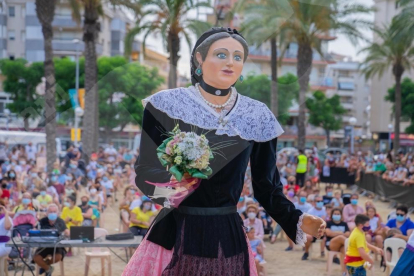 Els Gegants i Grallers de Vila-seca van ser els grans protagonistes de la jornada on també van participar trabucaires i altres elements festius del municipi.