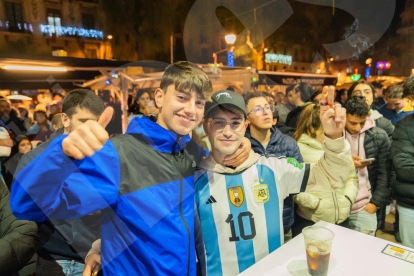 La selecció Argentina va guanyar el Mundial de Qatar i els argentins a Tarragona ho van celebrar amb una gran festa.