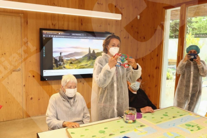 Teràpia amb gossos al Centre d'Alzheimer de Reus