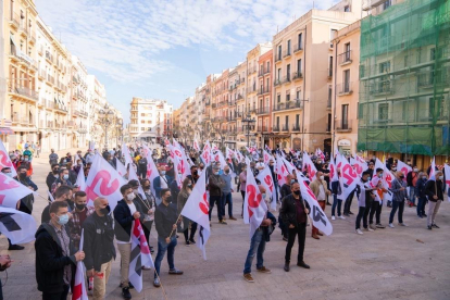 Manifestación de los trabajadores de la petroquímica en Tarragona (II)