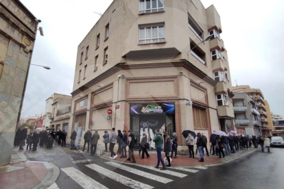 Fotos de les eleccions del 14 de febrer a Tarragona, a les diferents seus electorals