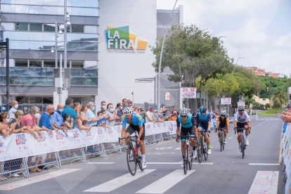 La Volta Ciclista Tarragona torna a la ciutat de Reus després d'un any absent per la pandèmia de la covid en una jornada amb plena expectació a la capital del Baix Camp.