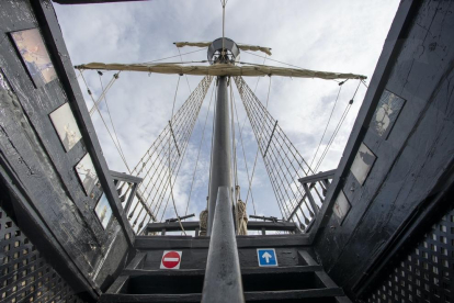 El Nao Victòria és una rèplica del primer vaixell que va fer la volta al món.