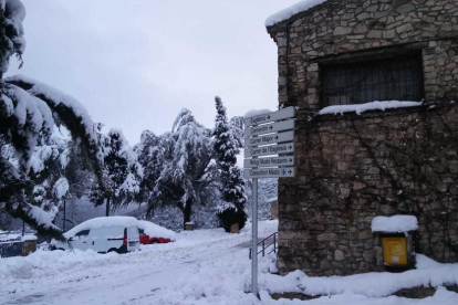 El municipi de Mont-ral, a l'Alt Camp, ha patit també els efectes de la forta nevada que al llarg de cap de setmana ha deixat gruixos considerables a gran part de Tarragona.
