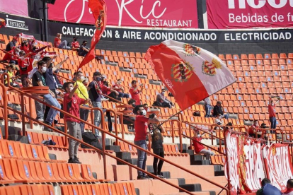 Els aficionats del Nàstic tornen al Nou Estadi més d'un any després de l'última vegada.