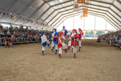 El Seguici Petit va inaugurar ahir el carrer de la festa i el retorn dels actes festius tradicionals van aixecar molt entusiasme entre els ganxets