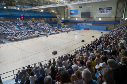 Trobada de 17 centres escolars de Reus al pavelló Olímpic per la cantada conjunta del Fem Coral 2022.