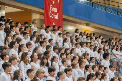 Trobada de 17 centres escolars de Reus al pavelló Olímpic per la cantada conjunta del Fem Coral 2022.