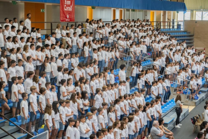 Encuentro de 17 centros escolares de Reus al pabellón Olímpico para el canto conjunto del Fem Coral 2022.
