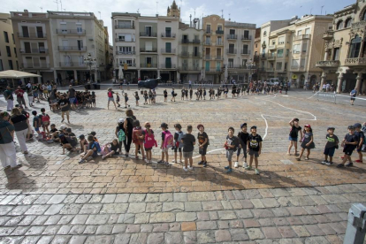 Hola Sant Pere 2022 torna a la plaça del Mercadal per donar la benvinguda a la festa major de Reus, aquest any amb la figura del Bou.