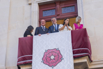 Actes de la vigilia de Sant Pere a Reus, amb l'alcalde de Tarragona com a convidat a l'encesa de la tradicional Tronada.