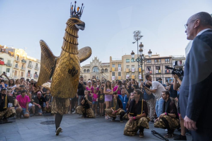 Actos de la vigilia de Sant Pere en Reus, con el alcalde de Tarragona como invitado al encendido de loa tradicional Tronada