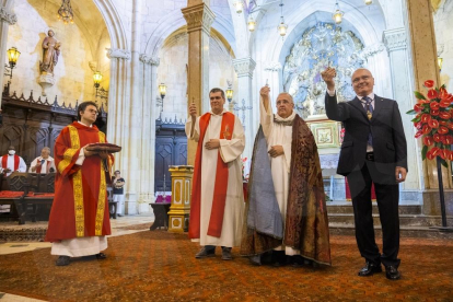 Actes de la vigilia de Sant Pere a Reus, amb l'alcalde de Tarragona com a convidat a l'encesa de la tradicional Tronada.