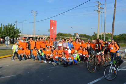 Foto de grupo de los participantes del I Trobada Bike Clàssica i Curioses.