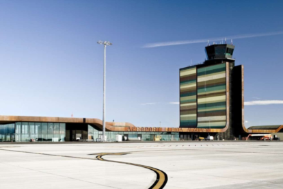 Imatge de l'exterior de l'aeroport de Lleida.