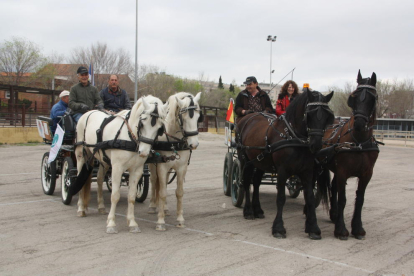 Tres carruatges de cavalls francesos surten d'Amposta per unir l'Ebre amb Doñana