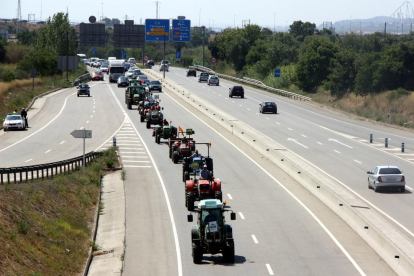 Plano general de la marcha de tractores circulando por|para la C-14 a Reus el 13 de agosto del 2016