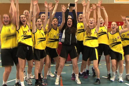 L'equip femení de Basket Almeda guanya el Campionat de Catalunya de Bàsquet Femení
