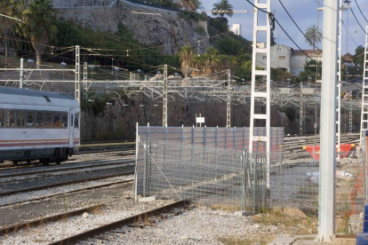 Imatge de l'estat actual de les obres de millora de l'estació de trens de Tarragona.