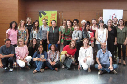 Una  cinquantena de persones acaben els cursos de català a l'Hospitalet de l'Infant